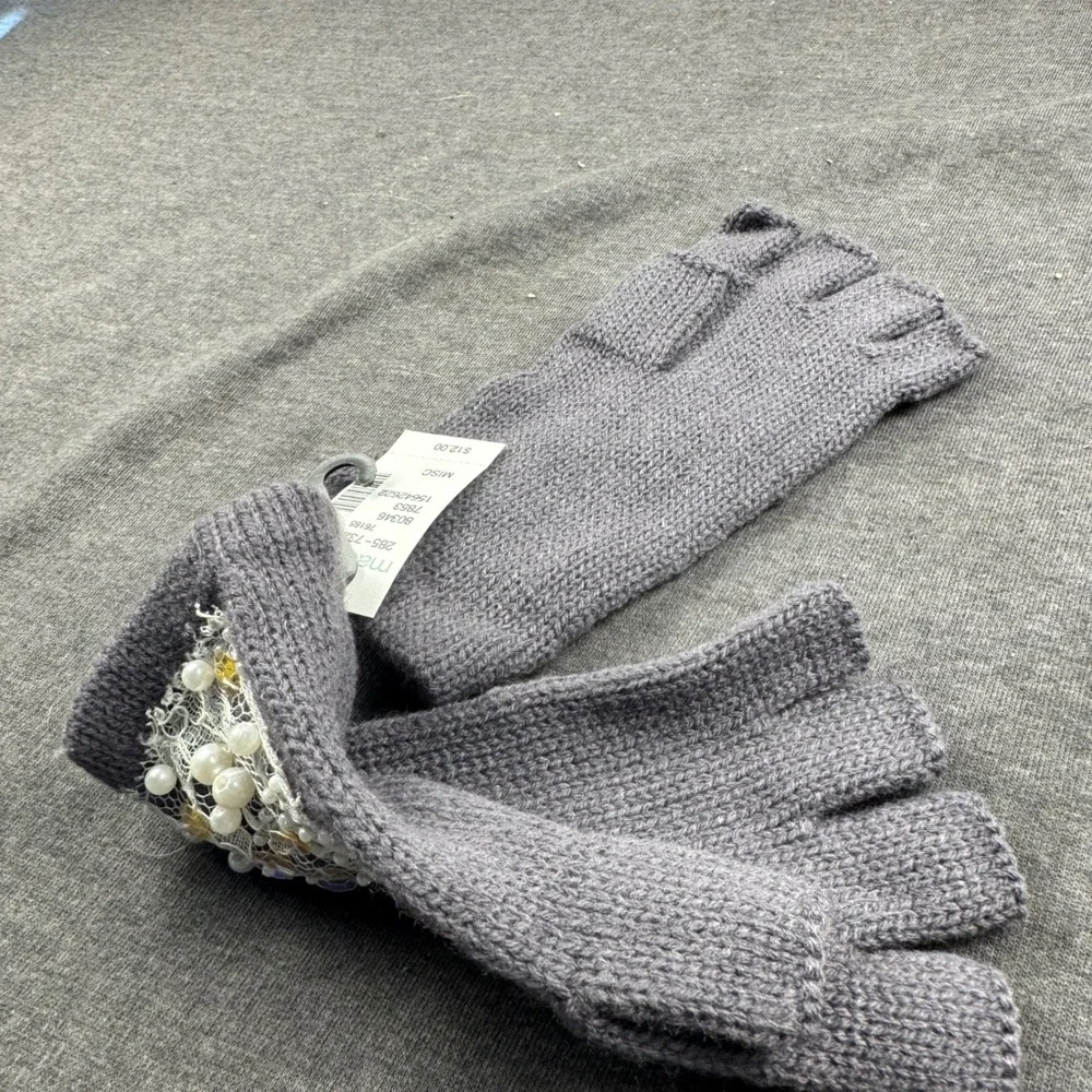 Maurices Women Gray Fingerless‎ Gloves Lace Pearl Rhinestone Embellished